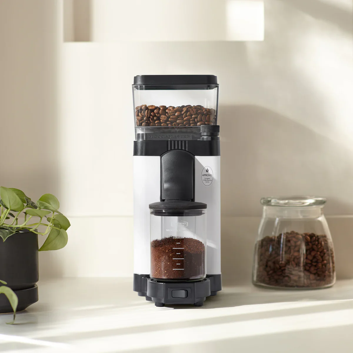 Moccamaster KM5 Burr Coffee Grinder - Image 4